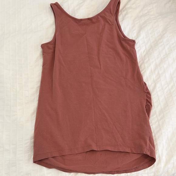 H&M and Old Navy Maternity Tank Tops (6) - Picture 11 of 14